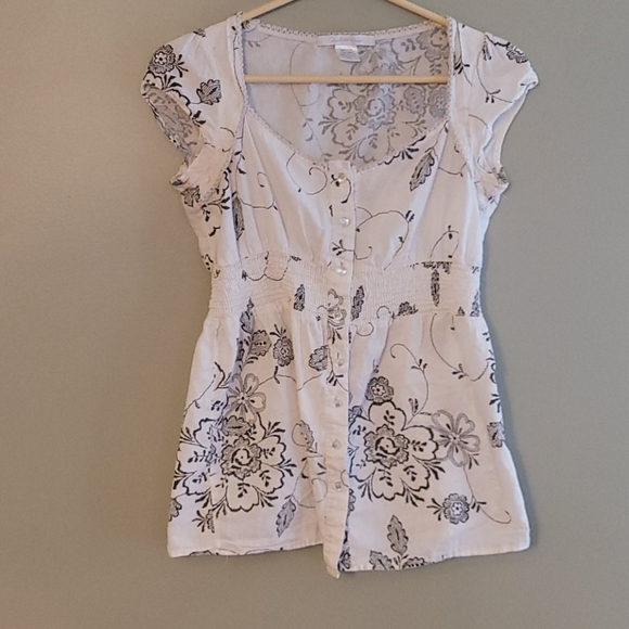 White button up shirt with black flowers - Picture 1 of 2